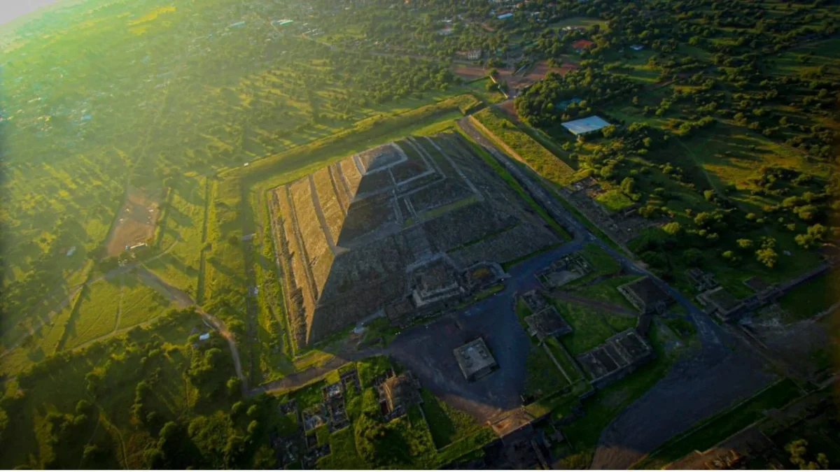 Con una inversión de 120 millones de pesos, lo que se busca en Teotihuacán es mitigar daños por erosión, contaminación y afluencia turística.