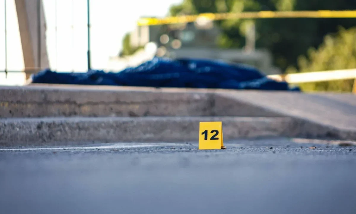 Reportes señalan 3 muertos por un ataque armado en un domicilio en la colonia Lázaro Cárdenas, en el estado de Sinaloa.