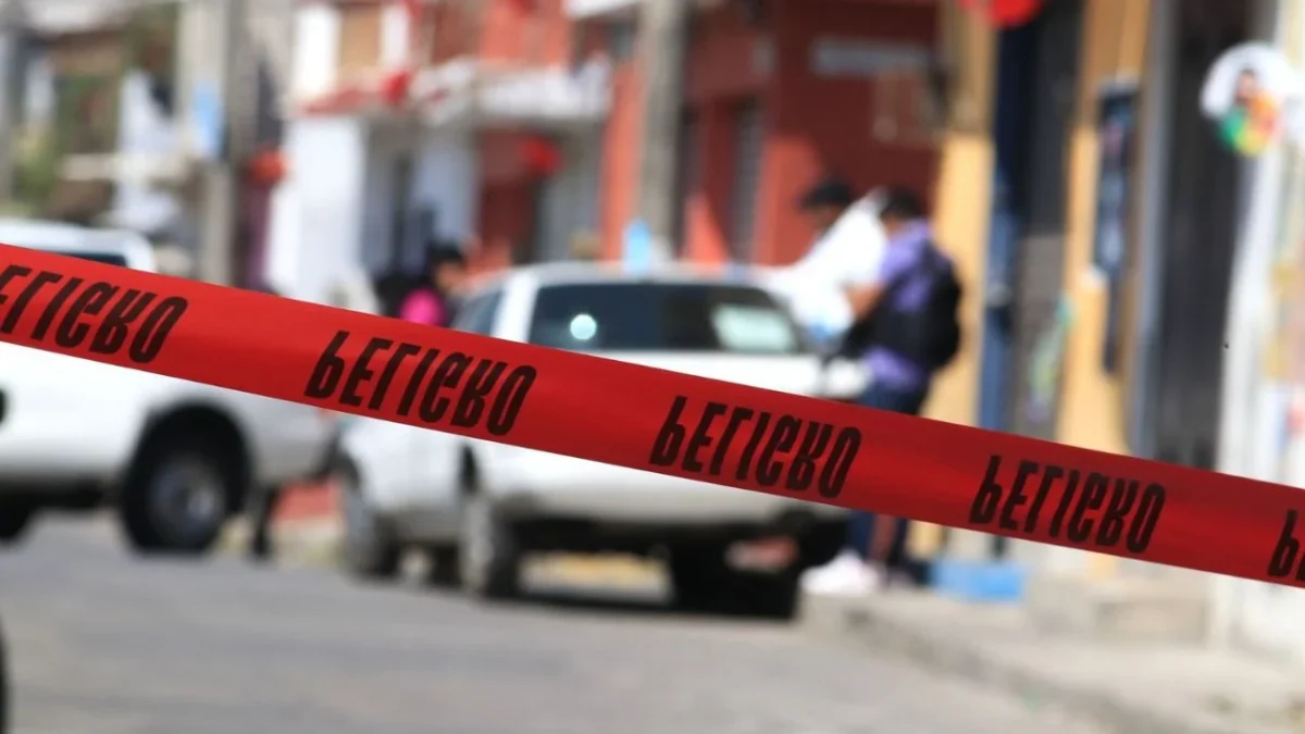 Un camión de pasajeros quedó varado en medio de una balacera entre civiles armados y agentes en la comunidad de San José de la Baraña, Silao.