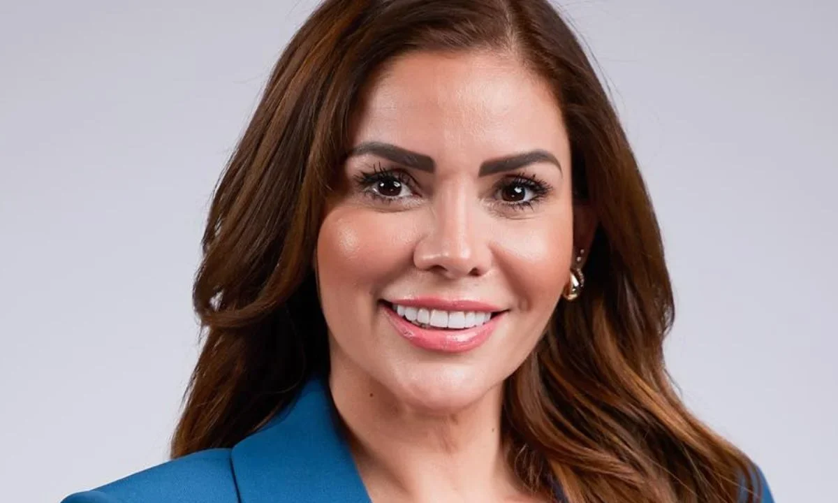 Según reportes, la SSPC detuvo a Karina Barrón actual secretaria de Desarrollo Humano e Igualdad Sustantiva de Monterrey.