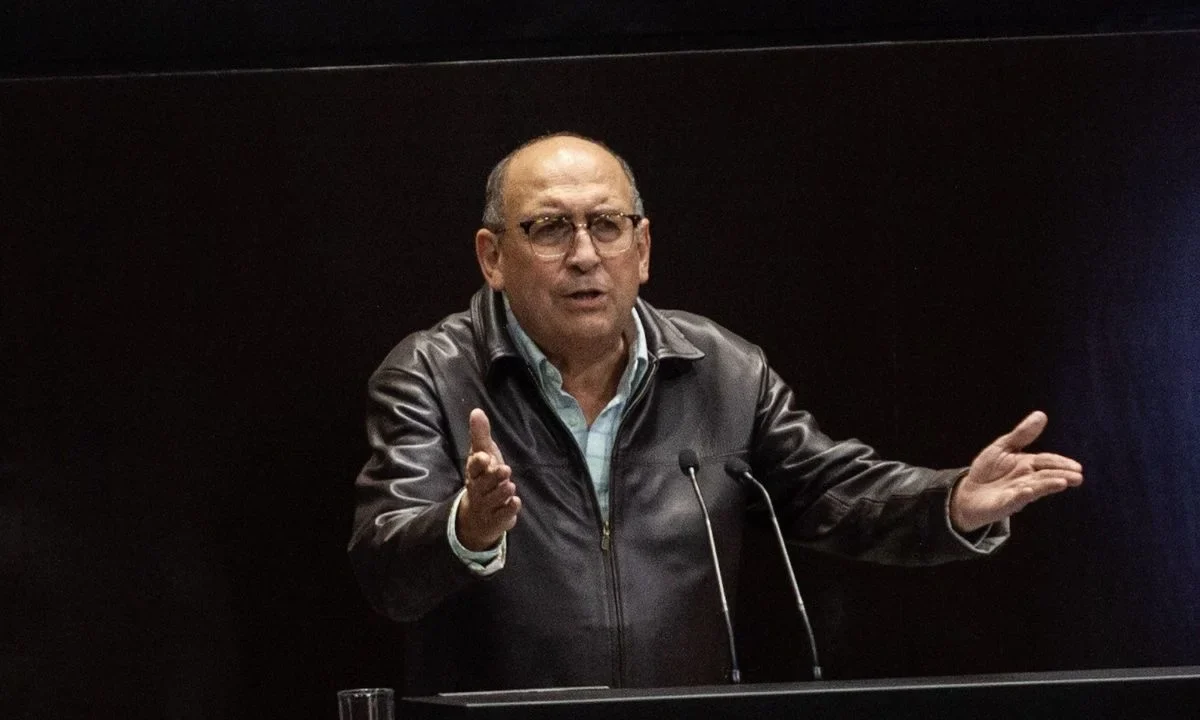 Rubén Moreira denunció que el gobierno federal intenta minimizar la magnitud del derrame petrolero en el Golfo de México.