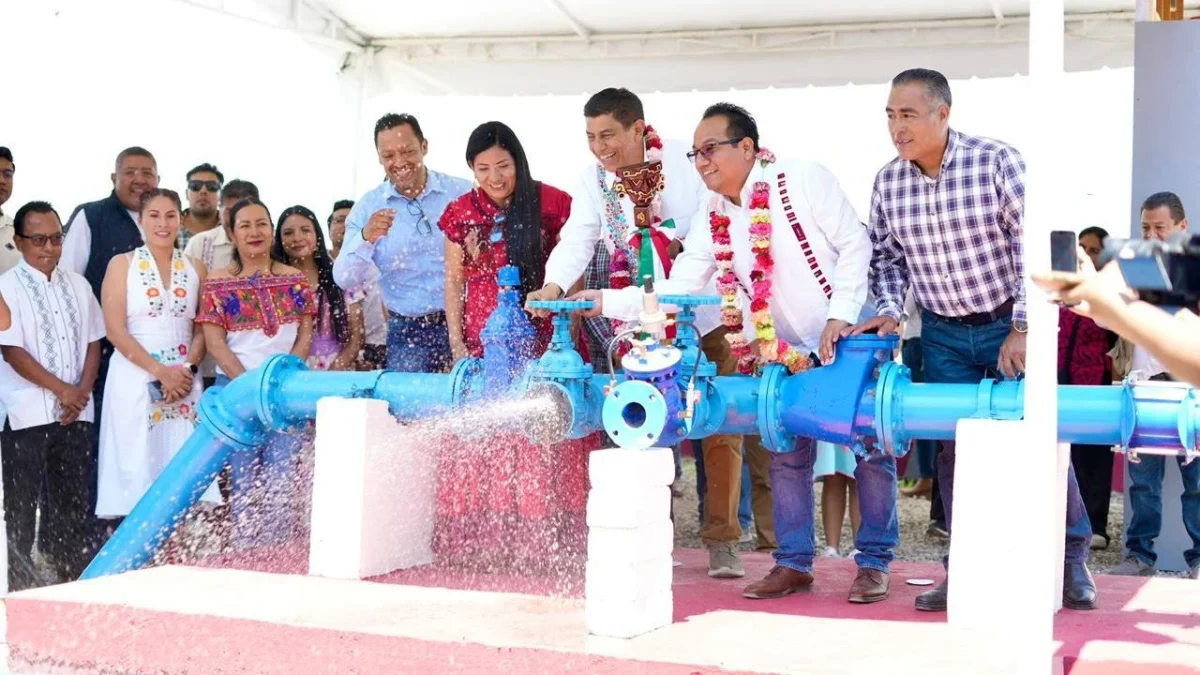 Salomón Jara Cruz inauguró tres pozos profundos que permitirán el suministro continuo de agua para las familias en diversas zonas de Oaxaca.
