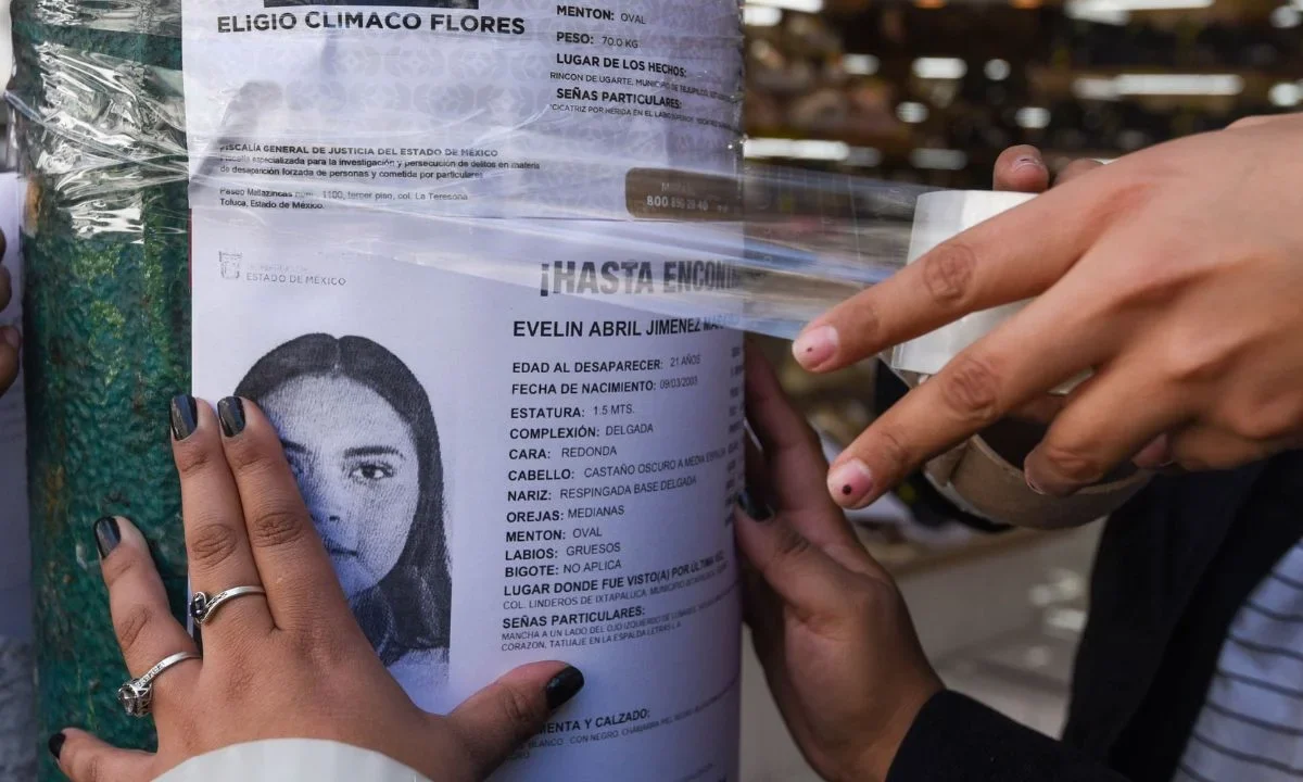 Colectivos y organizaciones cuestionan la estrategia oficial de búsqueda de personas desaparecidas por priorizar procesos administrativos sobre la realidad en campo.