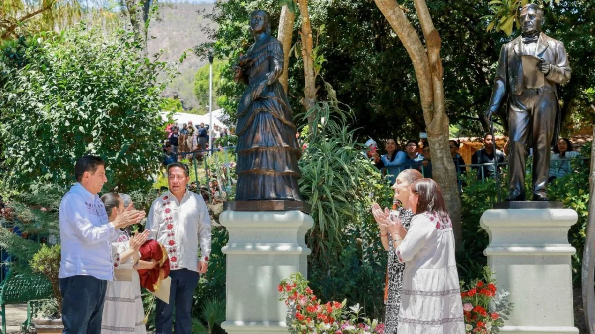 Se develó una escultura de Margarita Maza en Guelatao, así como un billete de lotería conmemorativo y la cancelación de la estampilla postal.