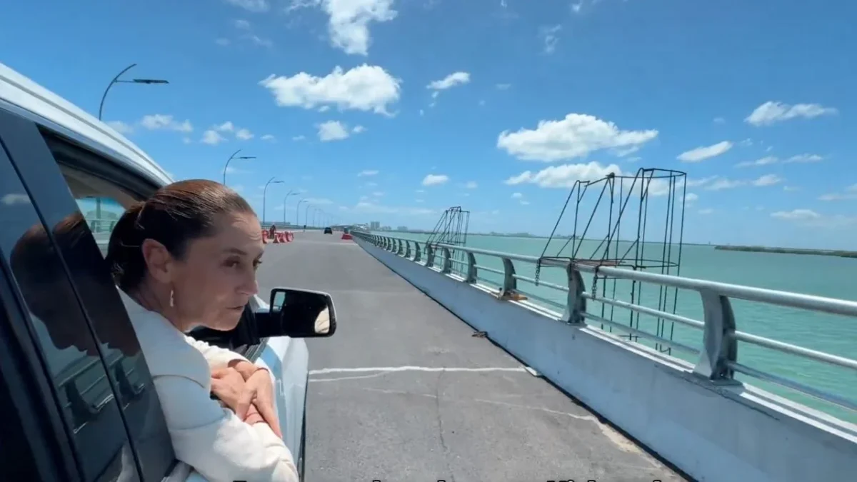 Sheinbaum supervisó el avance del puente Nichupté que cruza la laguna de Cancún, Quintana Roo y conecta con la zona hotelera de la entidad.