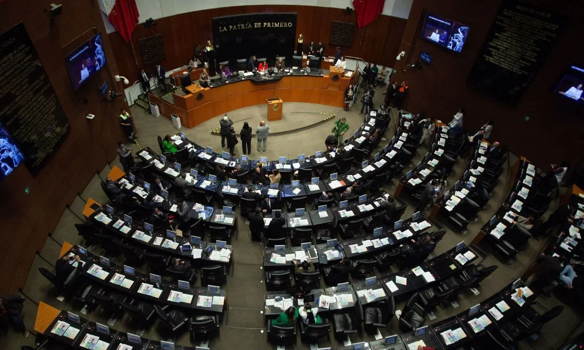 Sin cambios sustanciales, busca Morena dictaminar Plan B este martes