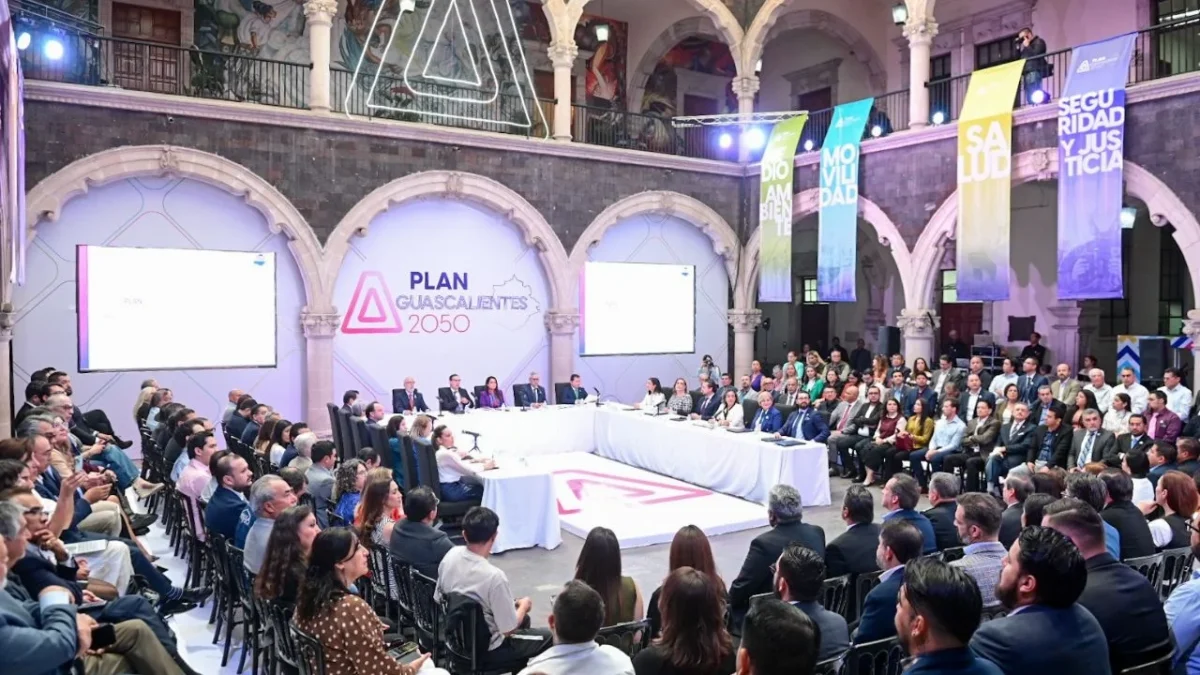 La gobernadora de Aguascalientes, Tere Jiménez, encabezó la presentación del Plan Aguascalientes 2050, que atenderá 12 áreas clave.