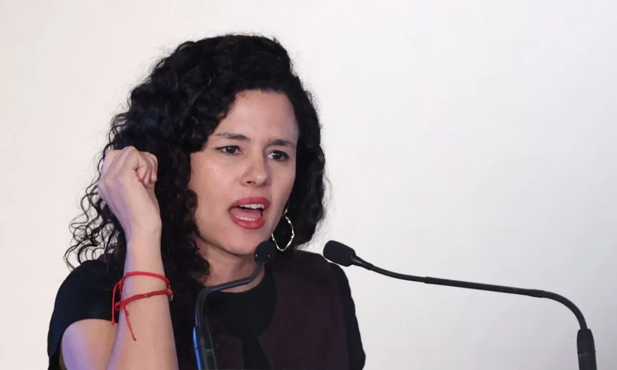 La lideresa de Morena, Luisa María Alcalde, ironizó con el anuncio del PAN de que cambiará su método se selección interna de candidaturas.