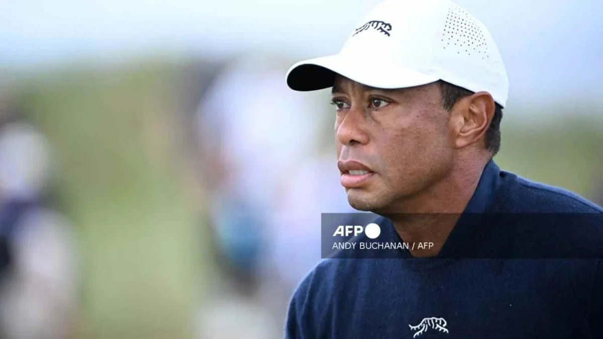 El golfista Tiger Woods es arrestado tras verse involucrado en un accidente en Florida.