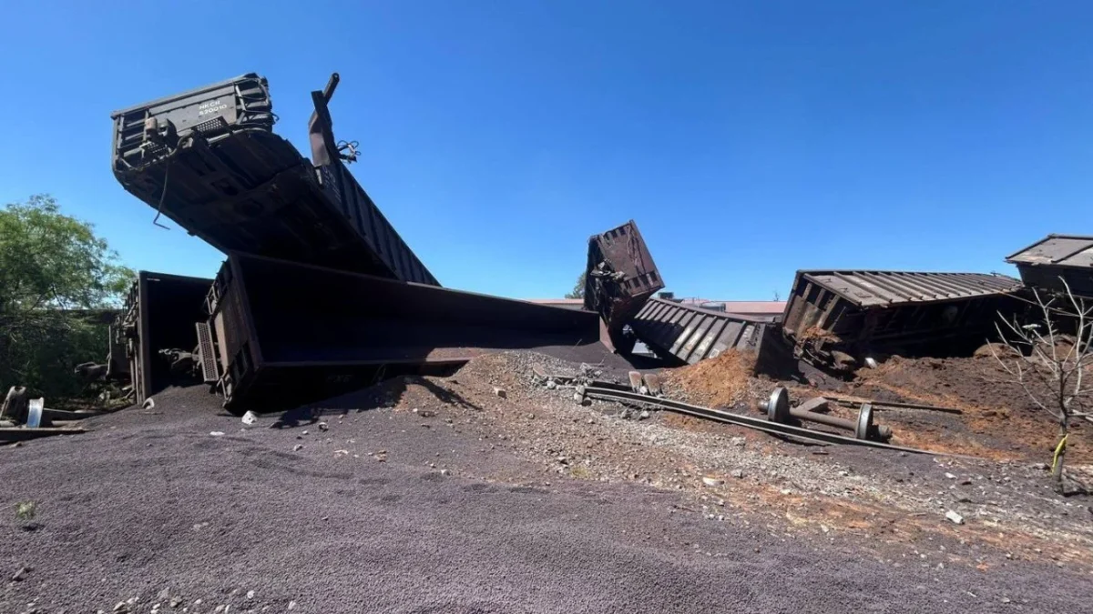 Un tren de carga descarrila en Aguascalientes y dejó un migrante muerto y 6 más heridos, además de 25 vagones afectados.