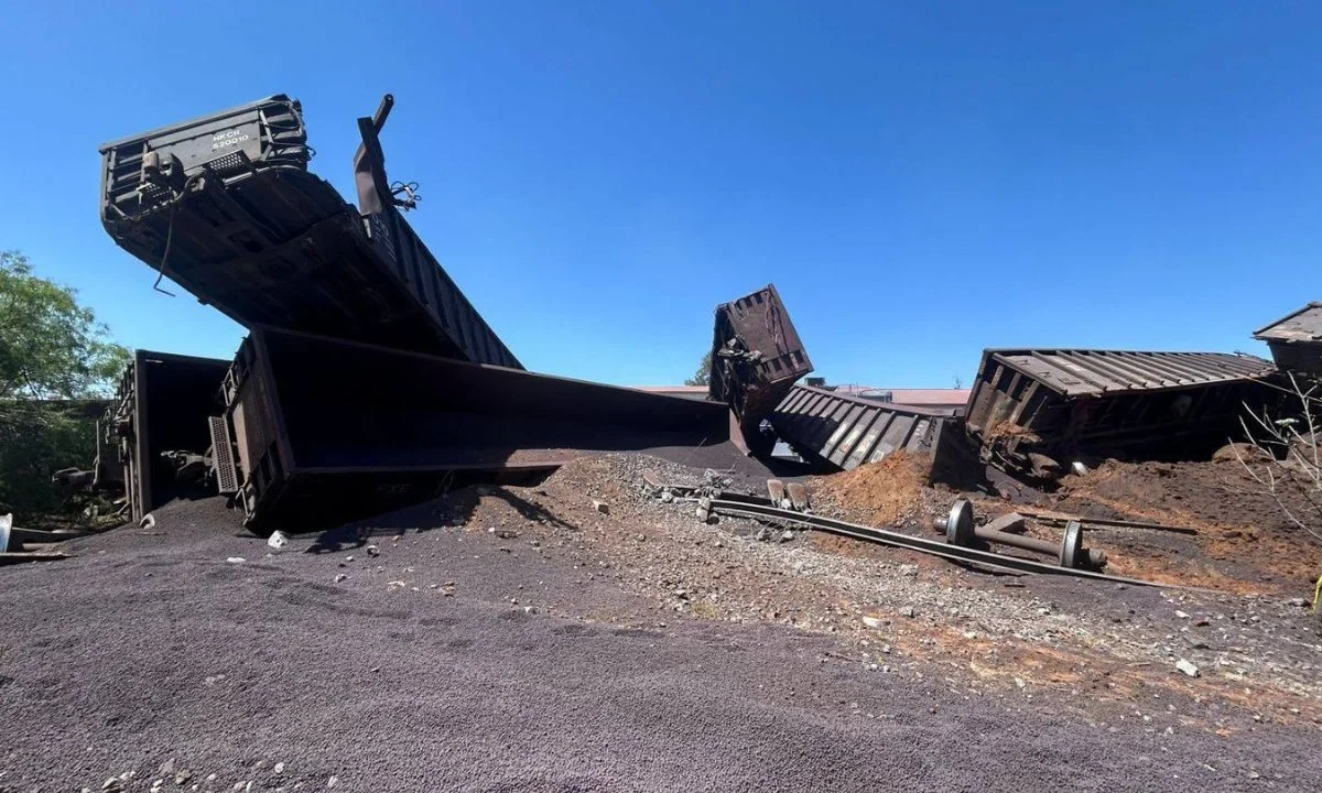 Un tren de carga descarrila en Aguascalientes y dejó un migrante muerto y 6 más heridos, además de 25 vagones afectados.