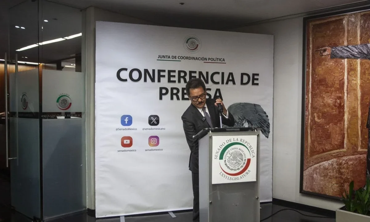 Acusa Mier, 'brutal crisis institucional' en Chihuahua, oposición acusa golpeteo a Maru Campos