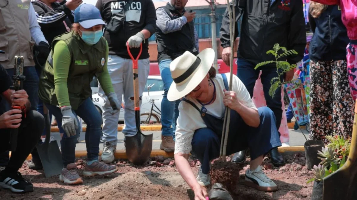 Alcaldesa de Ecatepec impulsa jornada mundialista, recolectan 100 toneladas de basura