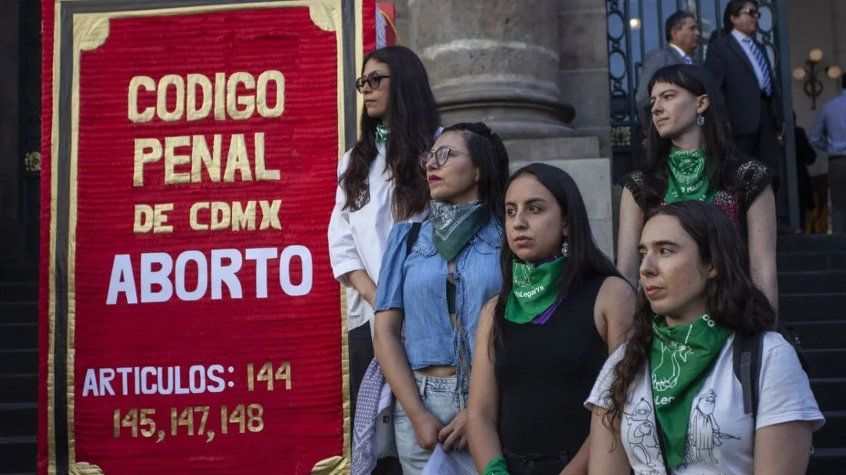 Exigen votar despenalización total del aborto en Congreso CDMX