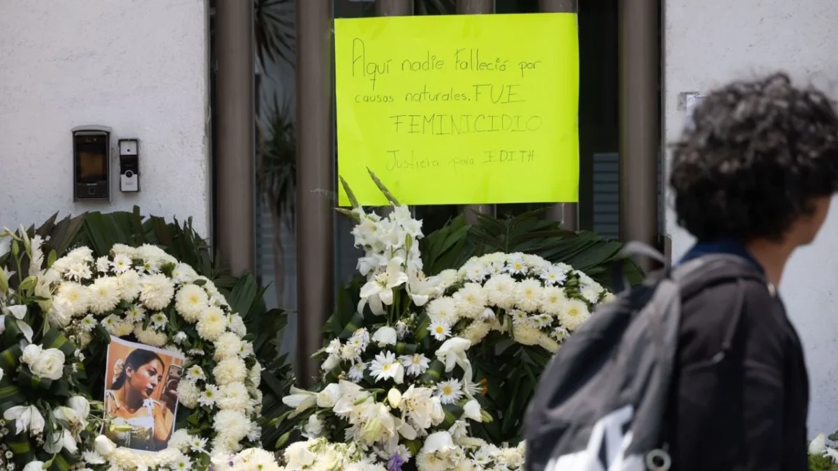 Familiares de Juan Jesús N marchan del Ángel al Zócalo Capitalino