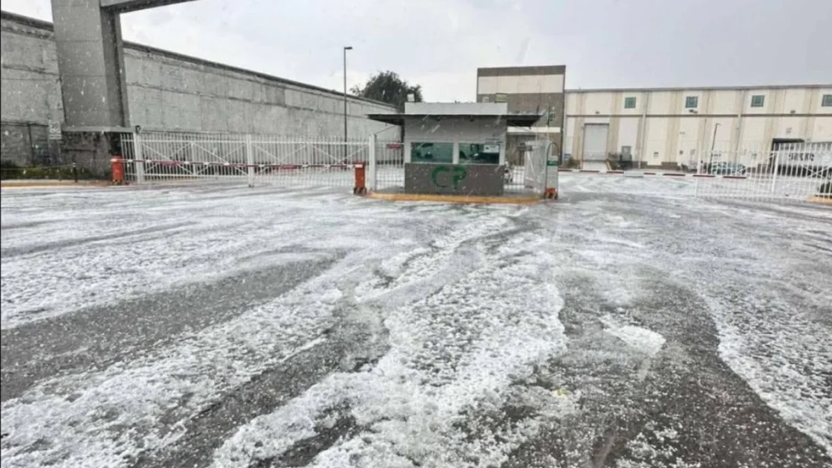 Granizada sorprende a los habitantes de Toluca, pero reportan afectaciones