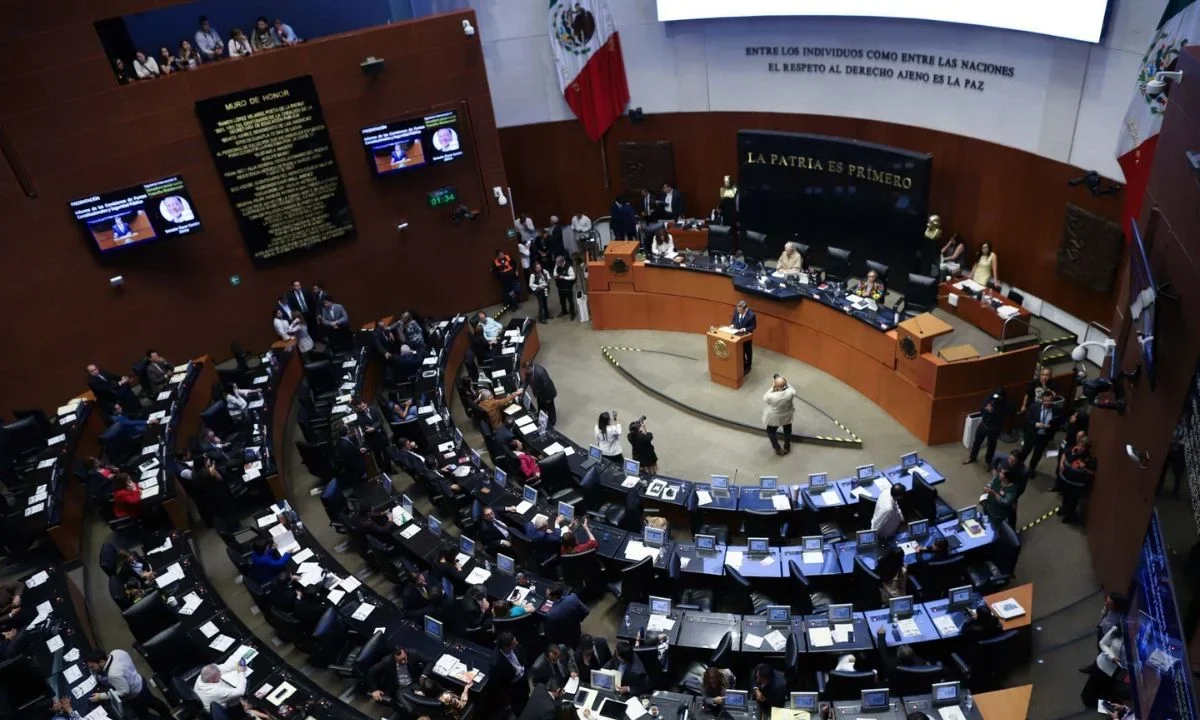 Oficialismo acusó a Maru Campos de presunta traición a la Patria. Oposición acusa a Morena de querer linchar a la gobernadora de Chihuahua.