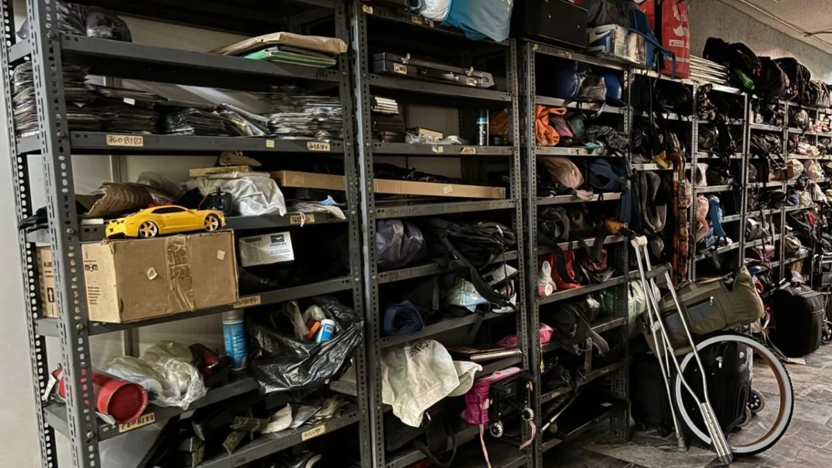 Oficina de Objetos Extraviados del Metro ha recibido casi 500 artículos en 2026