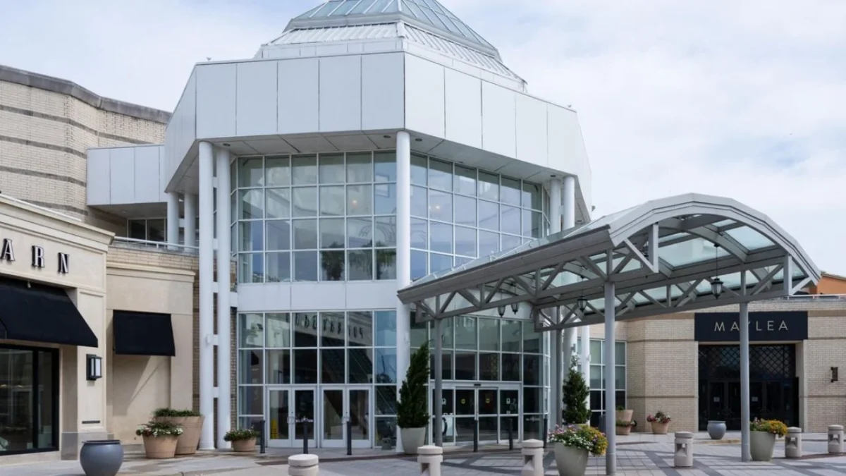 Reportan tiroteo en centro comercial de Louisiana, buscan a los sospechosos