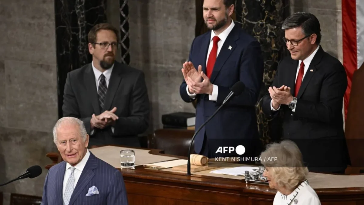 Rey Carlos III llama a la unidad para defender a Ucrania y condena hechos violentos contra Trump