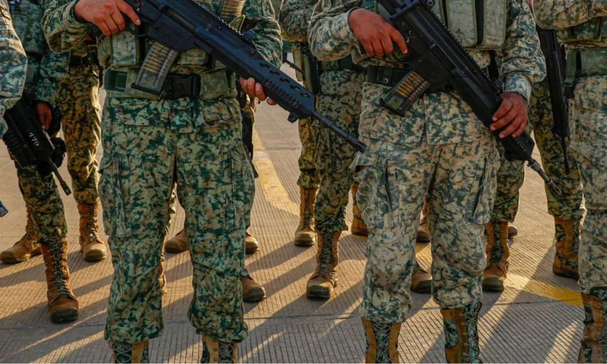 Un juez en Sinaloa vinculó a proceso a 13 militares por los homicidios de las niñas Alexa y Leidy, primas de 7 y 11 años, respectivamente.