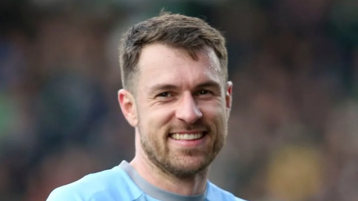 El futbolista galés Aaron Ramsey anuncia su retiro profesional tras su salida de Pumas de la UNAM, cerrando una destacada carrera en clubes como el Arsenal.