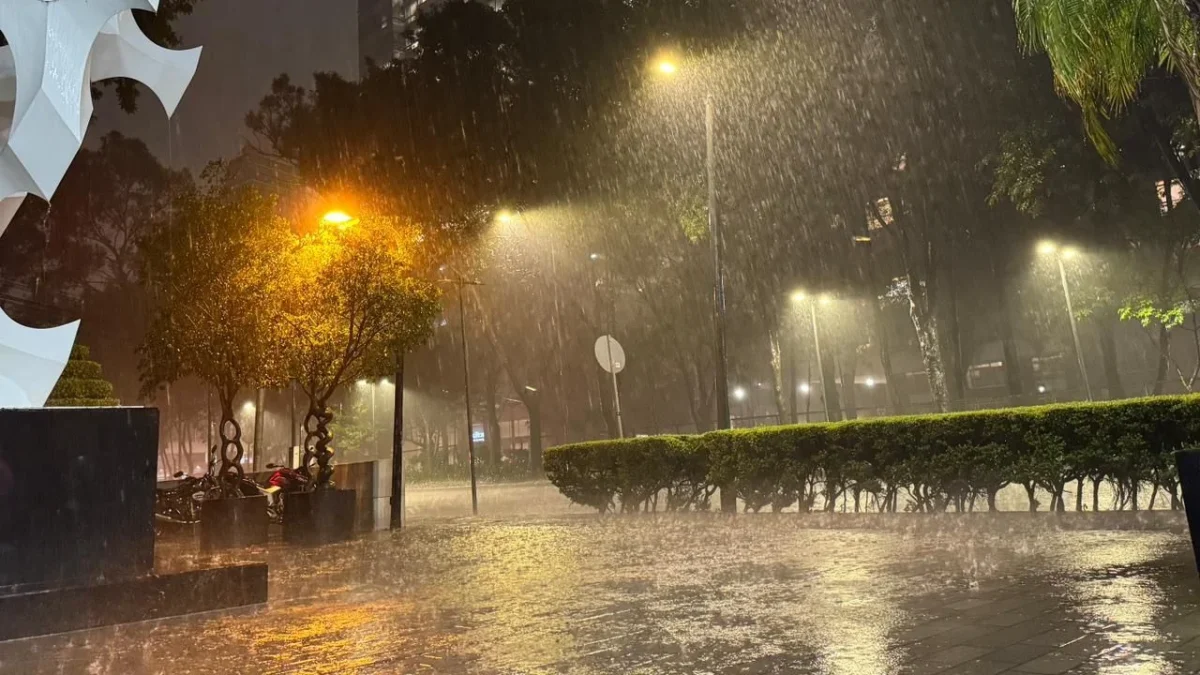 La SGIRPC activó la alerta amarilla para 8 alcaldías de la CDMX por lluvias fuertes con granizo y actividad eléctrica.