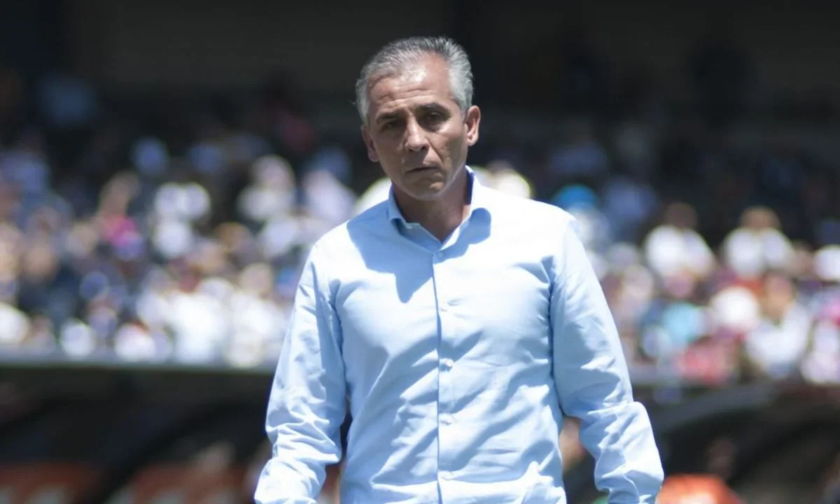 Una fotógrafa acusó a Sergio Bueno por un presunto comentario machista contra la árbitra Katia Itzel durante el Pumas vs Mazatlán.
