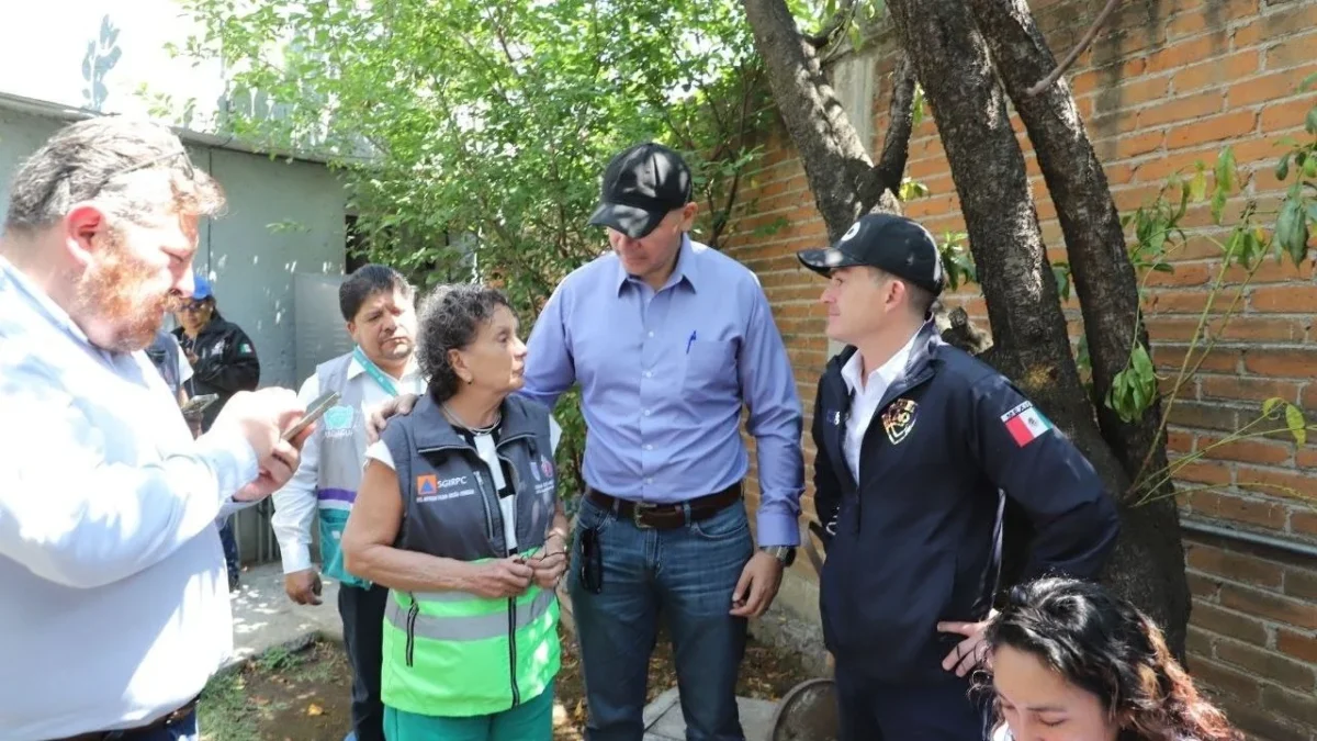 El alcalde Javier López Casarín se trasladó a Torres de Potrero, donde visitó a las familias afectadas y supervisó los trabajos en la zona.