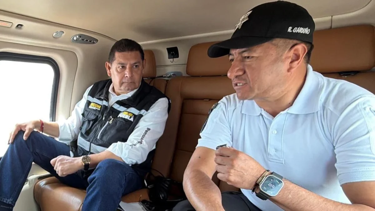El gobernador de Puebla, Alejandro Armenta, realizó recorridos aéreos para supervisar acciones de atención para reforzar la seguridad.