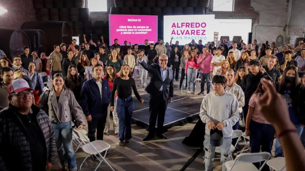 Alfredo Álvarez Cárdenas, llamado aspirante a la defensa de la Transformación, se reunió con jóvenes de Ensenada.