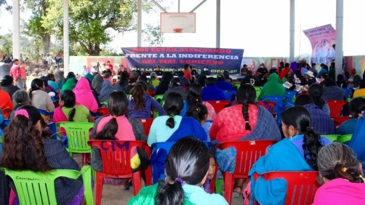 En asamblea, los habitantes de las comunidades de la Montaña baja de Guerrero denunciaron el crimen en Chilapa y se pronunciaron sobre la violencia.