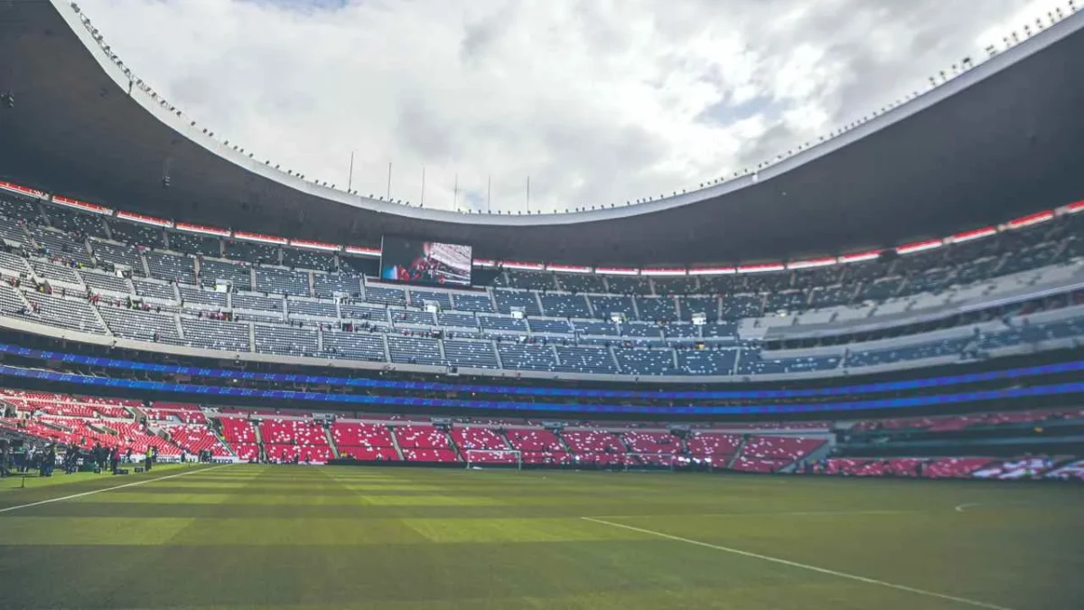 Hasta 9 mil pesos o más deberá pagar un aficionado del América o Cruz Azul para acudir a una nueva edición Clásico Joven.