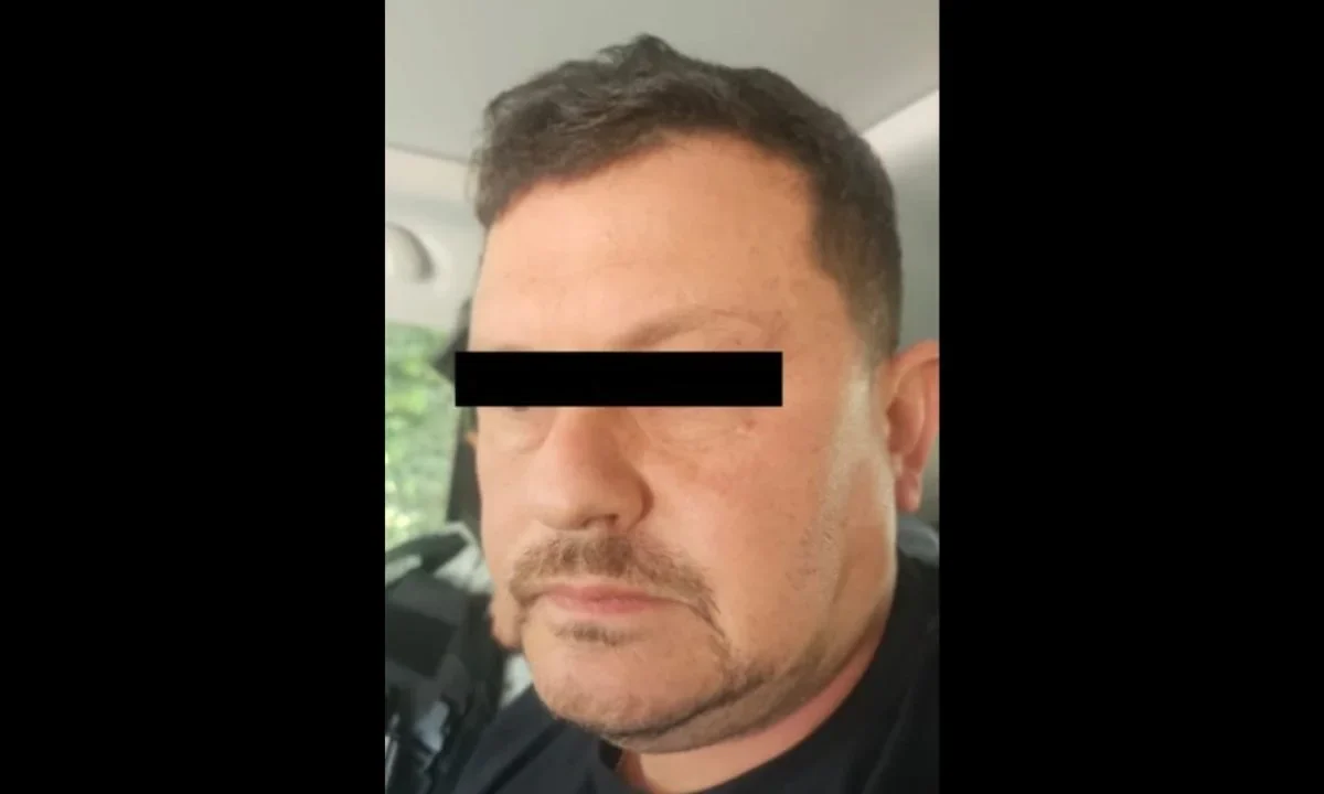 Detienen a César Alejandro N, alias 'El Güero Conta' y operador financiero de 'El Jardinero', en Zapopan, Jalisco.