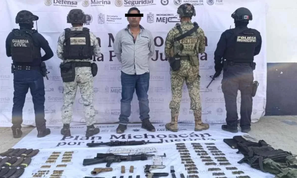 Tras un operativo en Tepalcatepec, cae el hijo de 'El Abuelo Farías' en Michoacán.