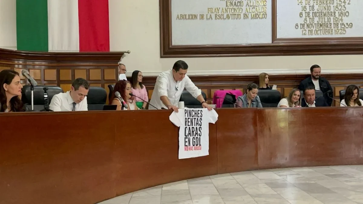Chema Martínez sostuvo que Guadalajara enfrenta un modelo urbano “expulsor” con más de 110 mil personas desplazadas sin servicios básicos.