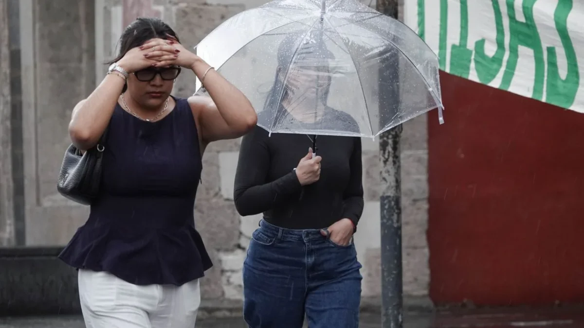 Clima hoy: se prevén fuertes vientos y posible formación de torbellinos en el norte del país, además de lluvias con descargas eléctricas y caída de granizo.