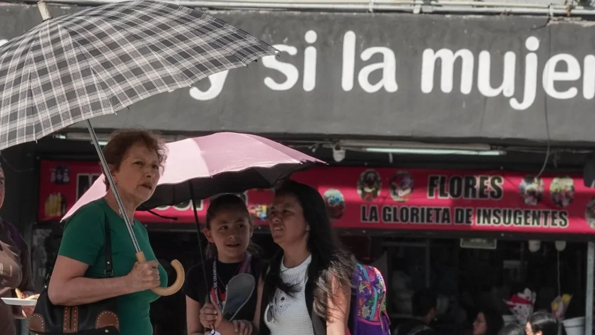 El clima hoy estará dominado por una intensa onda de calor que se extiende por gran parte de México, mientras lluvias y vientos fuertes afectan regiones del noreste y sureste del país.