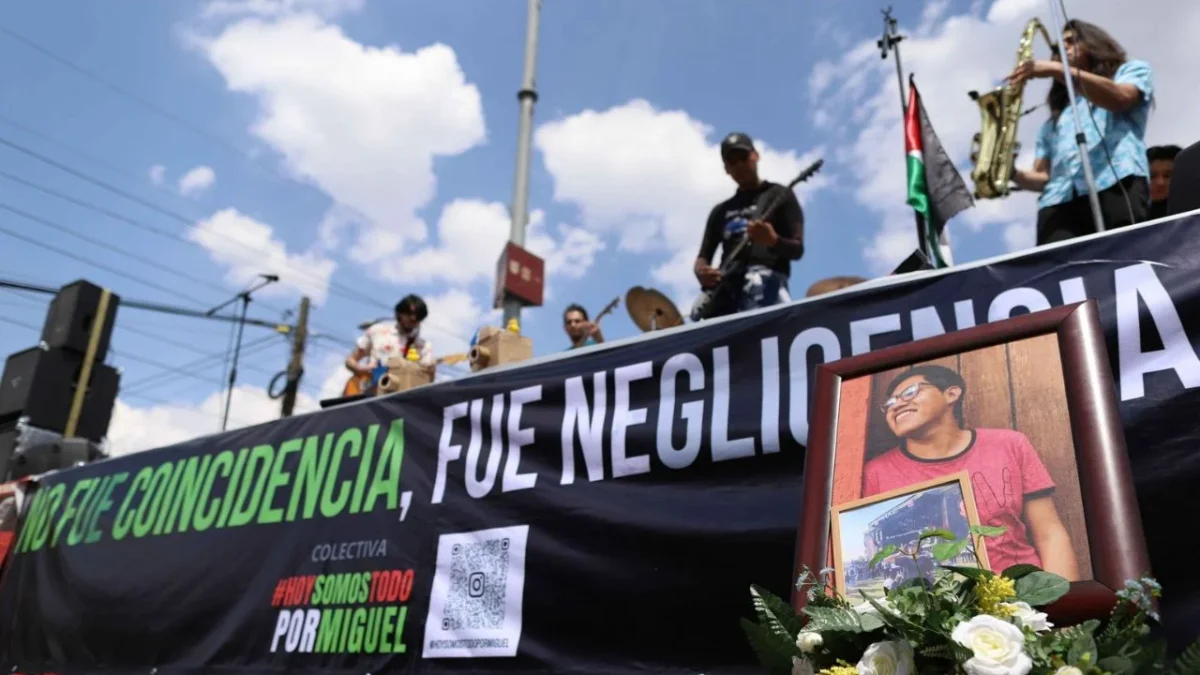 A un año de la muerte de Miguel Ángel Rojas y Berenice Giles, realizan 'anticoncierto' para exigir justicia a un año de caso Axe Ceremonia.