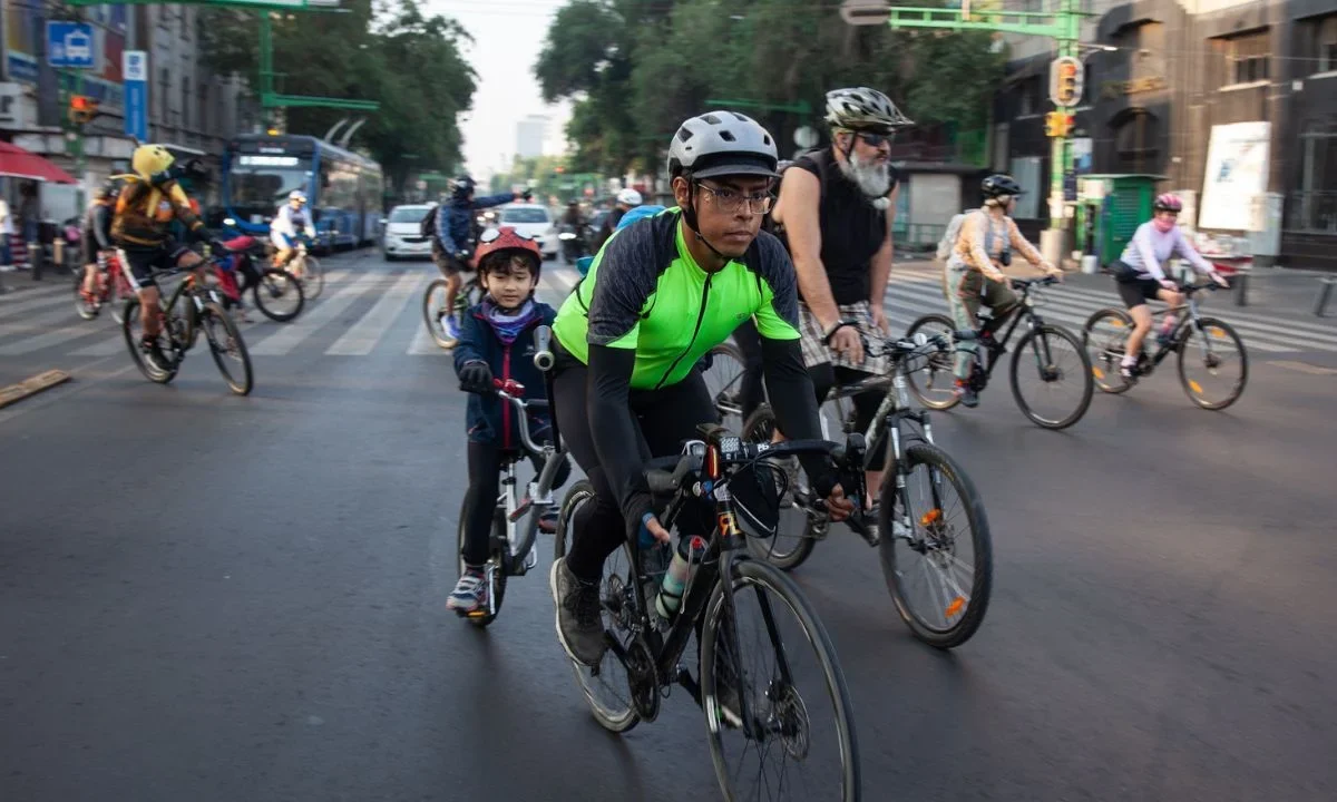 Colectivos sociales y ciclistas se preparan para realizar actividades simultáneas en distintos puntos de la Ciudad de México.