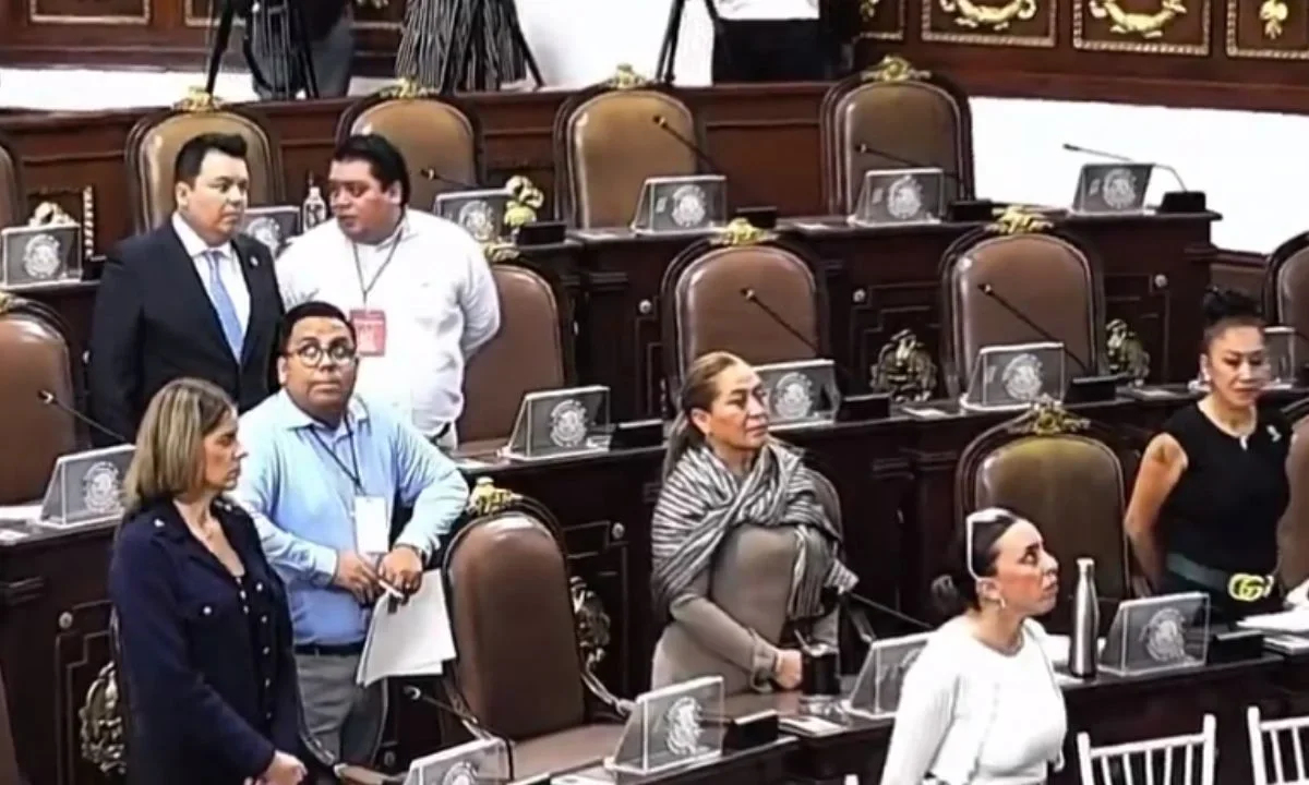 El Congreso de la Ciudad de México guardó un minuto de silencio por Edith Guadalupe, hallada sin vida en la alcaldía Benito Juárez, y por la mujer víctima del ataque en Teotihuacán.