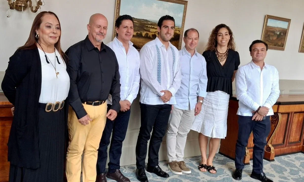 El Consejo Hotelero del Caribe Mexicano y la Comisión de Turismo del Senado analizan retos de turismo en Quintana Roo.