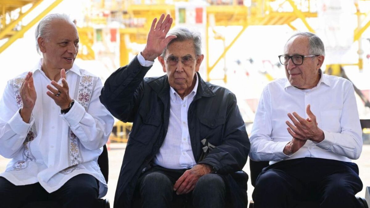 Pemex dio a conocer la formal instalación de la Comisión Consultiva del Petróleo, la cual encabeza Cuauhtémoc Cárdenas.
