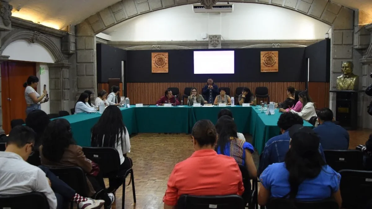 Solo 1 de 16 alcaldes acudió a la reunión con diputados para dialogar sobre el Sistema Público de Cuidados de la CDMX.