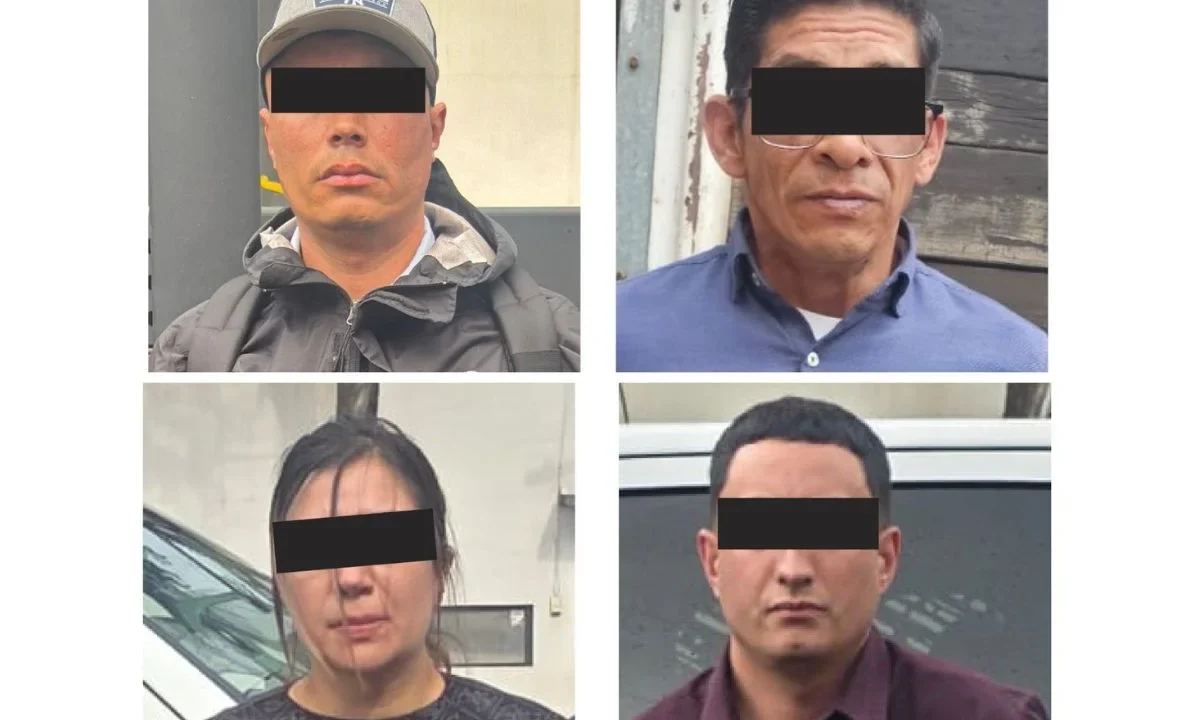 Policías de la SSC detuvieron a cuatro presuntos asaltantes y aseguraron un arma de fuego, dinero en efectivo y dos vehículos tras un operativo en distintos puntos de la Ciudad de México.