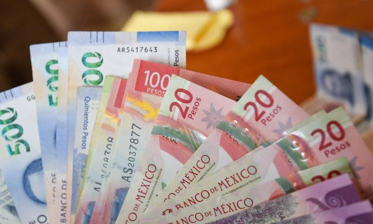 El próximo viernes 1 de mayo de 2026 se conmemora el Día del Trabajo y aquí te decimos lo que te deben pagar por ley si laboras ese día.