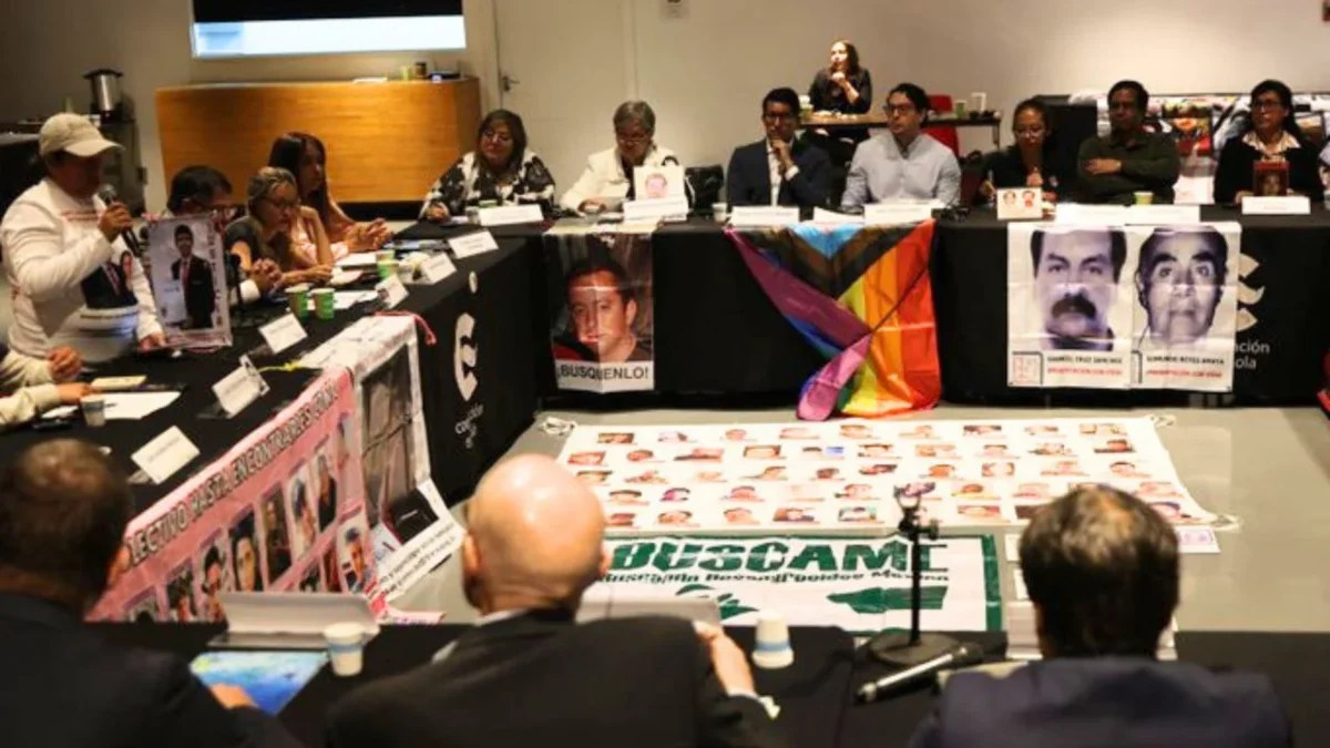 Volker Türk, Alto Comisionado de la ONU, se queda sin palabras para describir su encuentro con familias de desaparecidos.