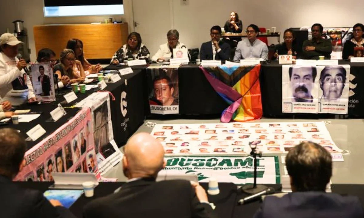 Volker Türk, Alto Comisionado de la ONU, se queda sin palabras para describir su encuentro con familias de desaparecidos.