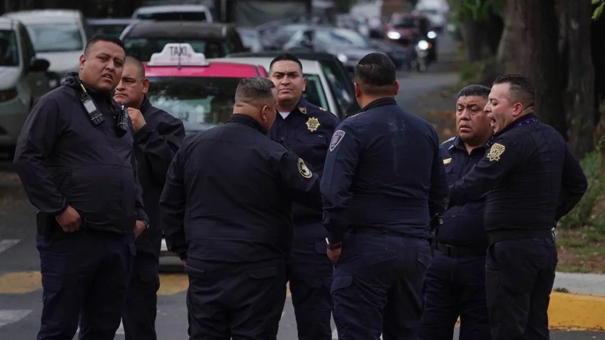 Tres hombres murieron asesinados a balazos en una unidad habitacional en la alcaldía Azcapotzalco, no se reportan detenidos.