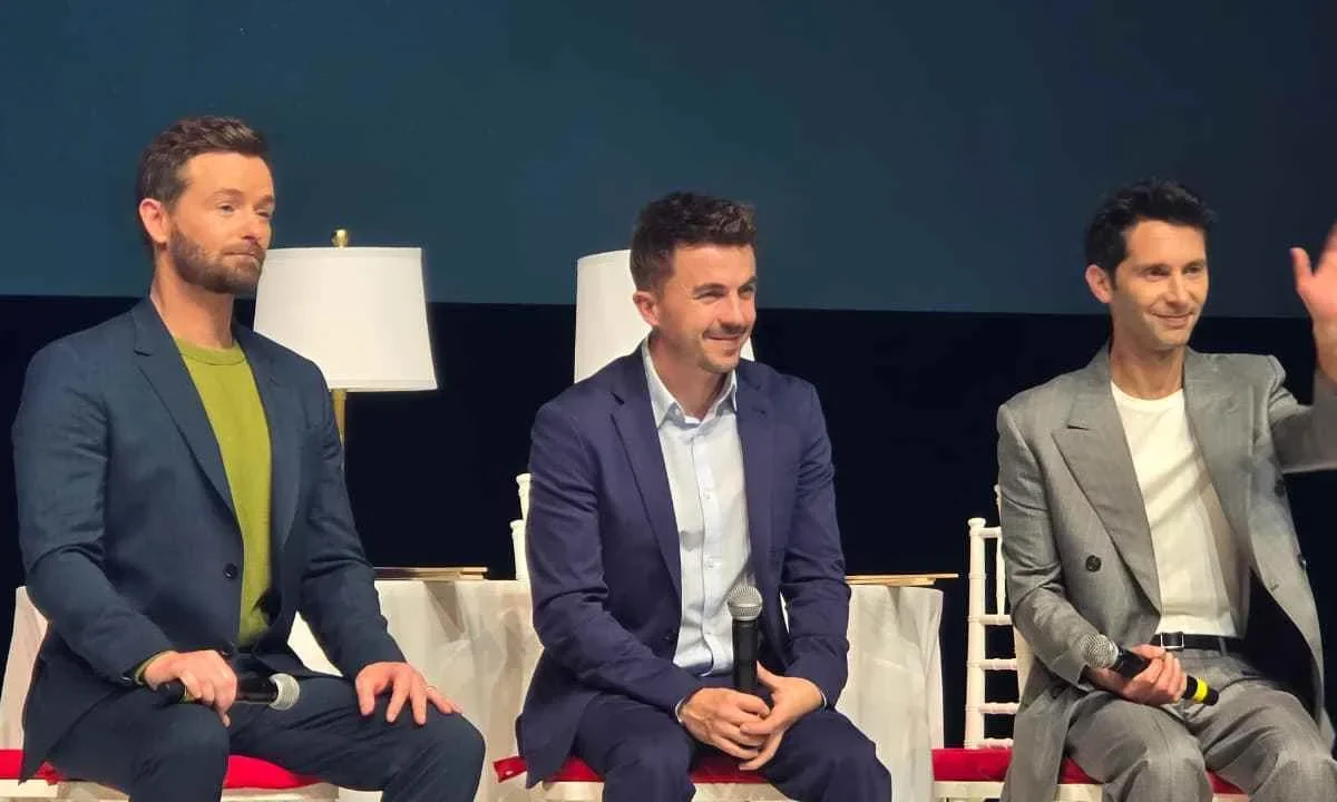 Elenco de la Malcolm convivió con sus fans de la CDMX tras promocionar su nueva serie en Disney y Hulu.